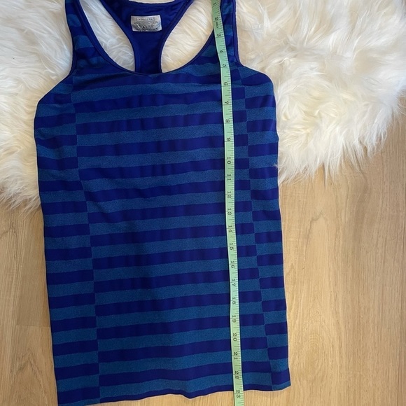 𝅺Athleta Blue Striped Workout Top - Picture 9 of 10